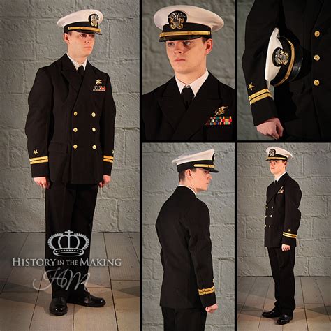 us naval blue uniform history.